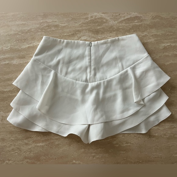 Zara White Ruffle Skorts - Picture 3 of 3